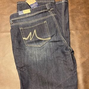 Maurices jeans NWT